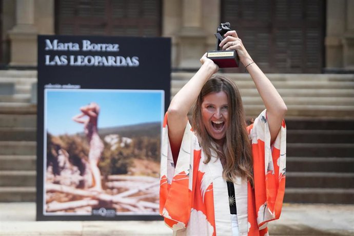 EPCatalunya's tweet photo. Marta Borraz gana el Premio Tusquets con la novela 'Las leopardas' https://t.co/AHFi8HR0cu