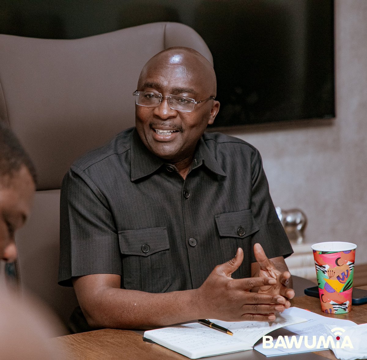 MBawumia's tweet photo. Yesterday, I also met with the Federation of Association of Ghana Exporters (FAGE) to discuss issues facing exporters in Ghana. It was a rich diversity of exporters (both traditional and non-traditional exporters) who were represented. It is the fact that many of the economies that Ghana is trying to emulate, like the Asian Tigers, are export-driven economies, and the exporters in these countries were supported with various incentives. We discussed the various barriers that exporters are facing in Ghana and various policy solutions to address them. 

I am convinced that we need to provide our exporters more support in the areas of the regulatory environment, standards, trade house infrastructure in countries we export to, land acquisition and protection, access to credit and the exchange and payments regime. 

My thanks to FAGE for their attendance and very valuable proposals and ideas they shared with our team