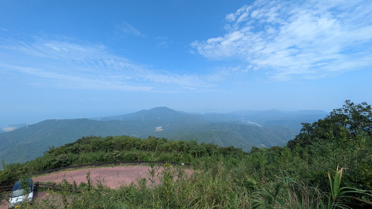 rita_rico's tweet photo. 九州旅行中。宿の人に倉岳神社というスポットを教えてもらい登って見た。絶景の多い九州旅行だけど、その中でも特にすごい絶景。旅に出るとこういう景色がたくさん見られるのが楽しい。 https://t.co/sRApJ78EMQ