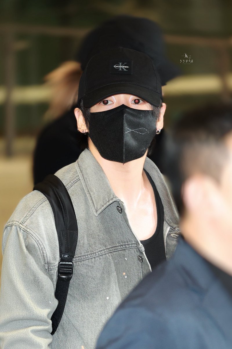YYPIG97's tweet photo. 20260917 
🐰✈️

 #정국 #JUNGKOOK 
#BTS @BTS_twt 
#방탄소년단 https://t.co/bIjYwc0Jjg