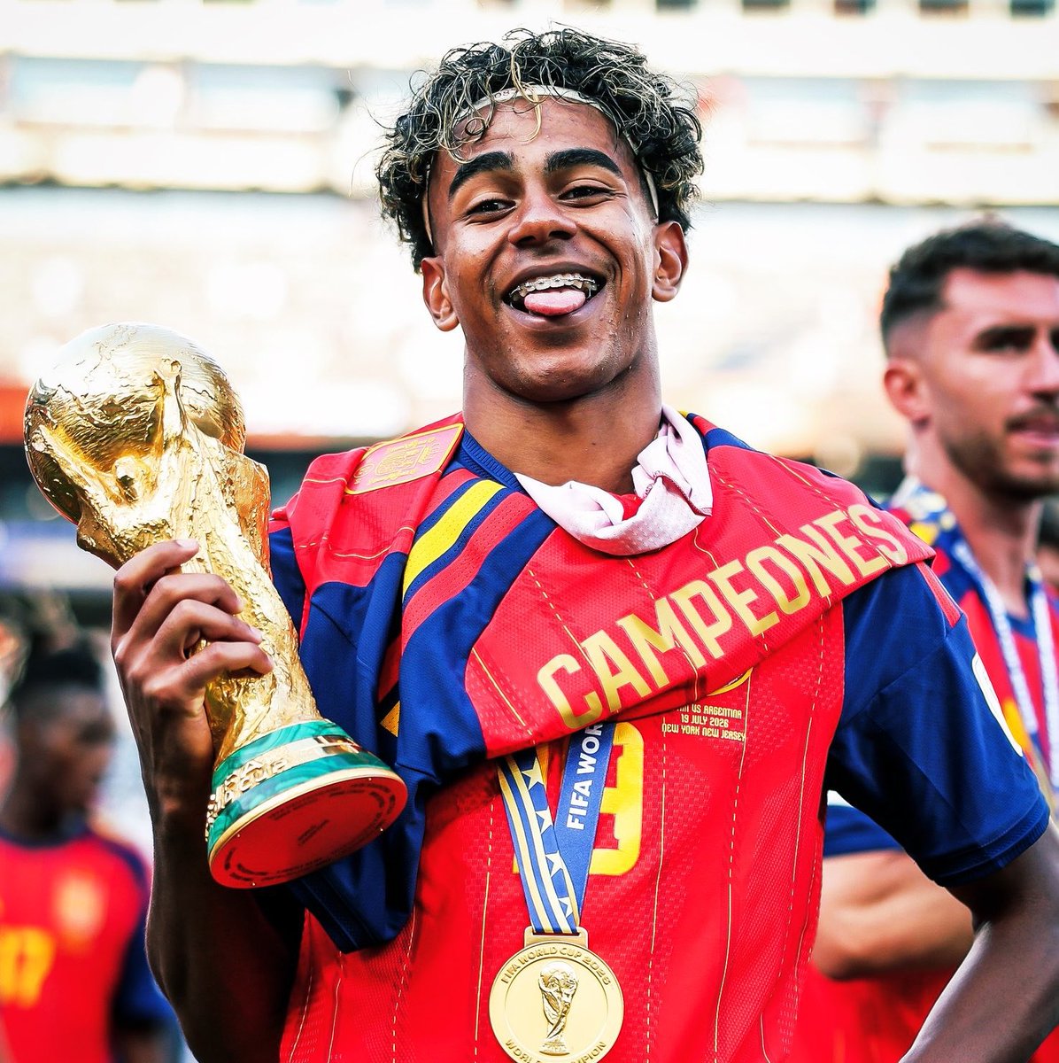 FabrizioRomano's tweet photo. 🚨 Kylian Mbappé: “Lamine Yamal is a very talented player and I have a feeling he’s going to have a great career”.

“I wish him all the best”, told @jfelixdiaz on AS. https://t.co/eHpvv316XS