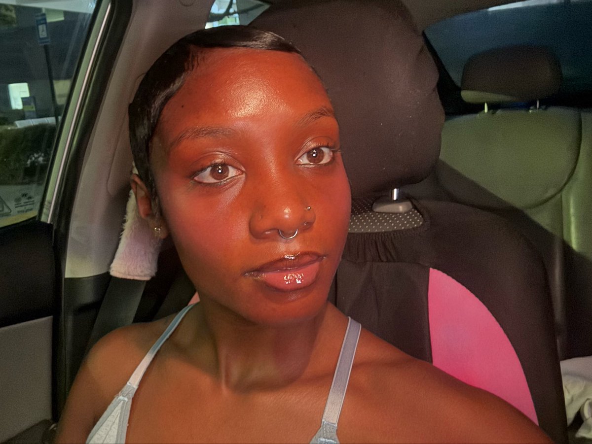 thatblackbarbi5's tweet photo. my head finna b cold af in the winter 🤣 https://t.co/VCxrnsh6jd