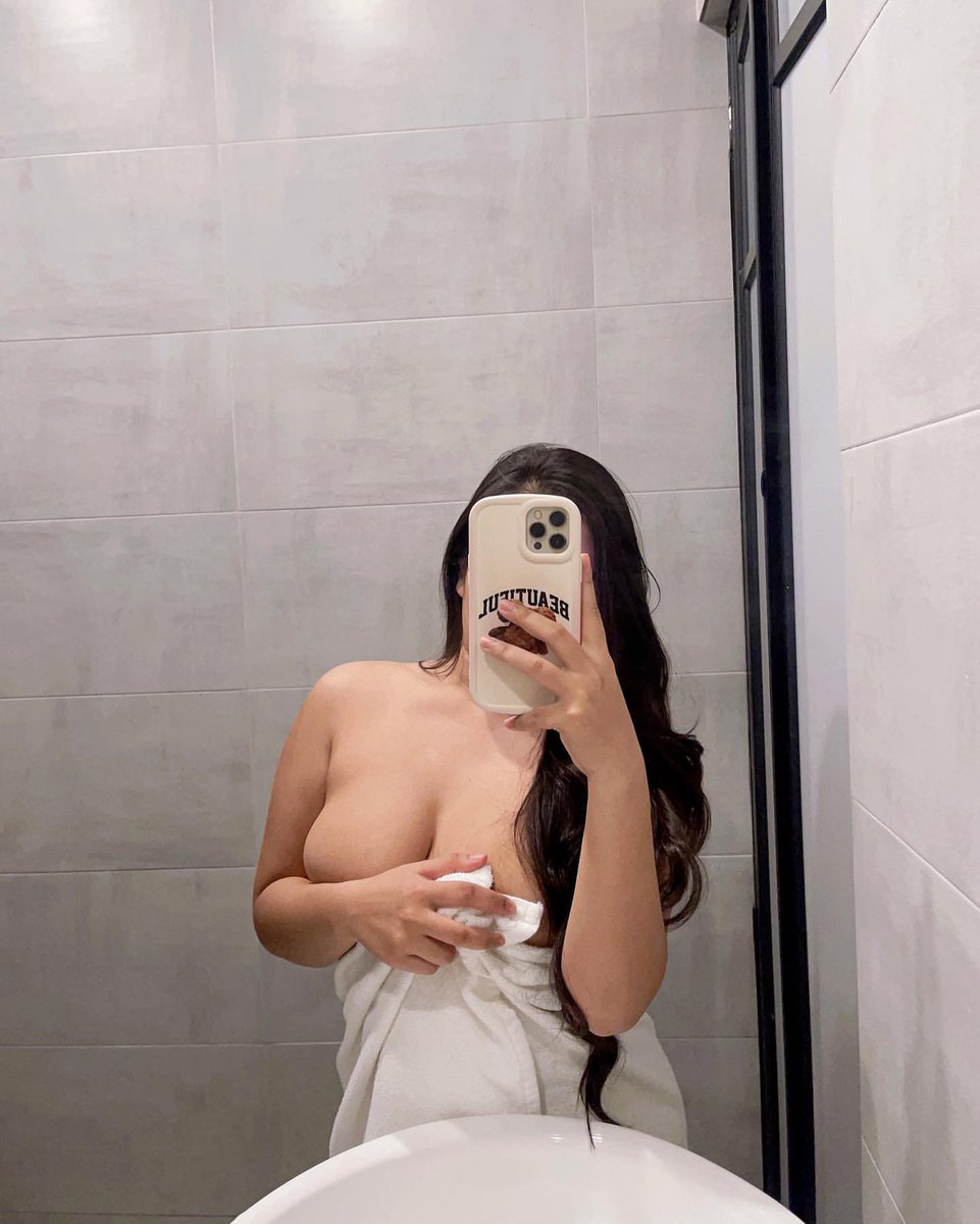 TaniaaHK's tweet photo. Jakpus 💋 https://t.co/3XWIiPEZ4g