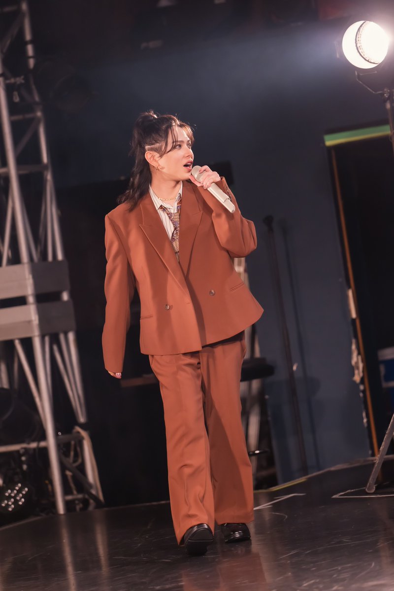 modelpress's tweet photo. SHUTA.、デビュー21周年のAAAは「原点」
https://t.co/WeFRzKulrn

與真司郎、宇野実彩子、末吉秀太、日高光啓の4人で9月14日にデビュー21周年を迎えたAAAについて「音楽性はやっぱりグループとはまったく別次元なので別物というところでは置いているんですけれど、グループはグループで割と仲良くさせていただいている」と話した。

「SHUTA. CONVENTION LIVE I.N.C-」囲み取材

@SHUUTY_ss