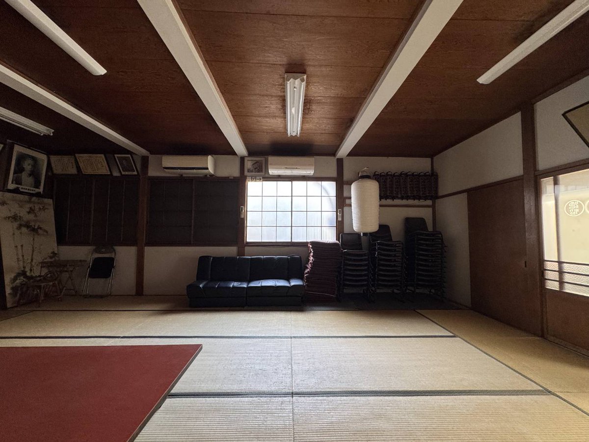 RokyokukyokaiJP's tweet photo. 【9月30日〆切りまであとわずか！更なるご支援のお願い】

浅草雷門にあります日本浪曲協会会館は、浪曲という芸能の大切な拠点です。

築64年の建物を修繕・修復し、浪曲を未来に繋いでゆくための場であり続けられるよう、現在ご寄付を募っております。

最後のお力添えを！https://t.co/LPExwYwEx2 https://t.co/kHH4SWJwr7