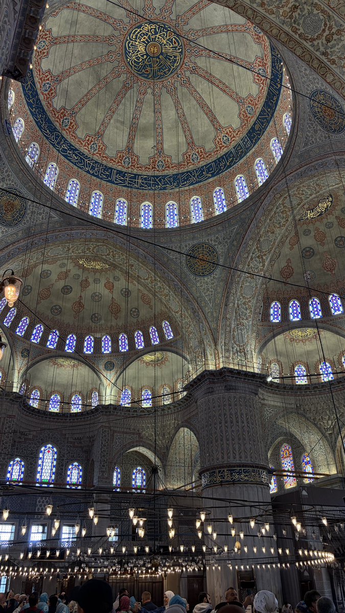 KickdownNak's tweet photo. イスタンブール到着🇹🇷
天気も良く、なかなかの街並み。散歩するだけで楽しい。ブルーモスクは内部のきめ細かい造りが素晴らしい。 https://t.co/HOBIReKjiR