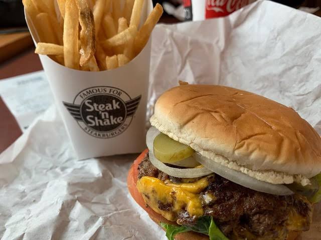 FoodPleaser's tweet photo. Steak ’N Shake Double https://t.co/QUrCXQlE39