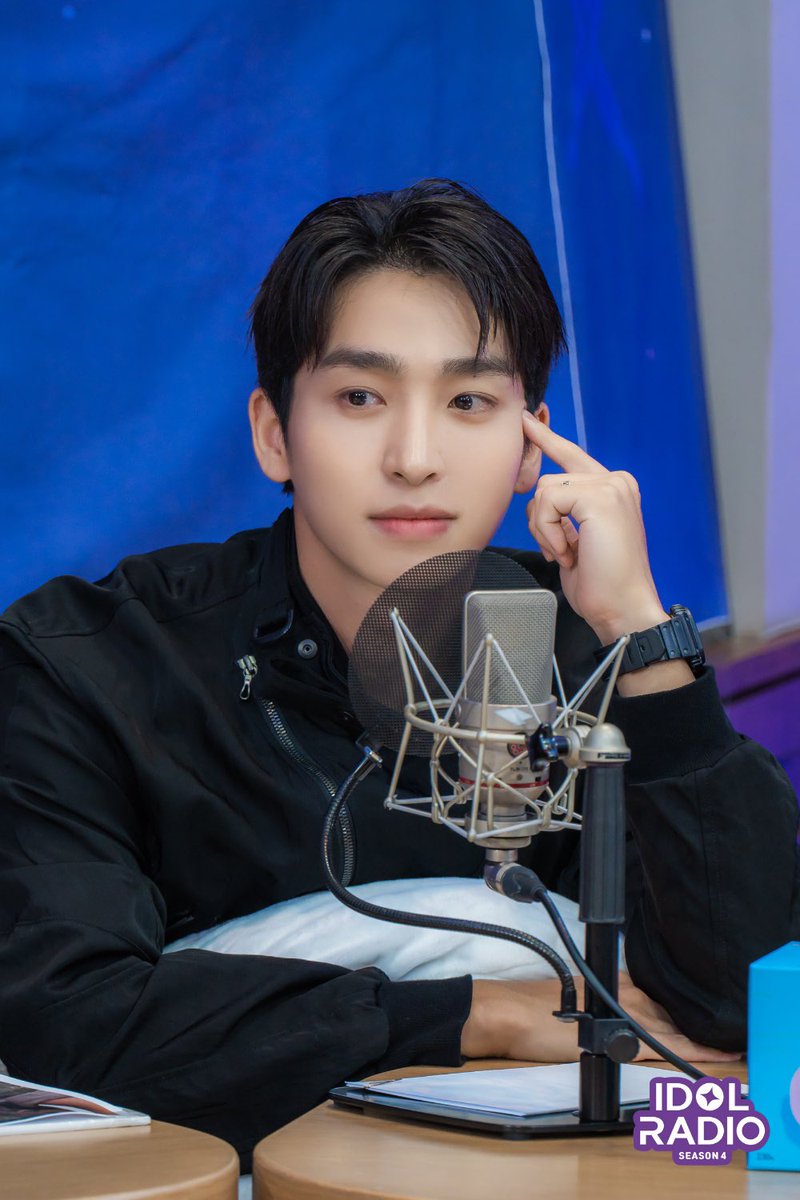 idolradiokorea's tweet photo. [#아이돌라디오4 앨범 260916]

EP#248 🎊더보이즈 덩어리 사랑해 건강해 축하해🎊 (DJ 더보이즈 선우, 에릭)

더 잘생겨져서 돌아온 반장🎉 #상연
카드 준 (?) 착둥이🫳 스윗보이스 #제이콥

@officl_theboyz
 
#MBC #IDOLRADIO #아이돌라디오 #THEBOYZ #더보이즈 https://t.co/NFjmABgAfH
