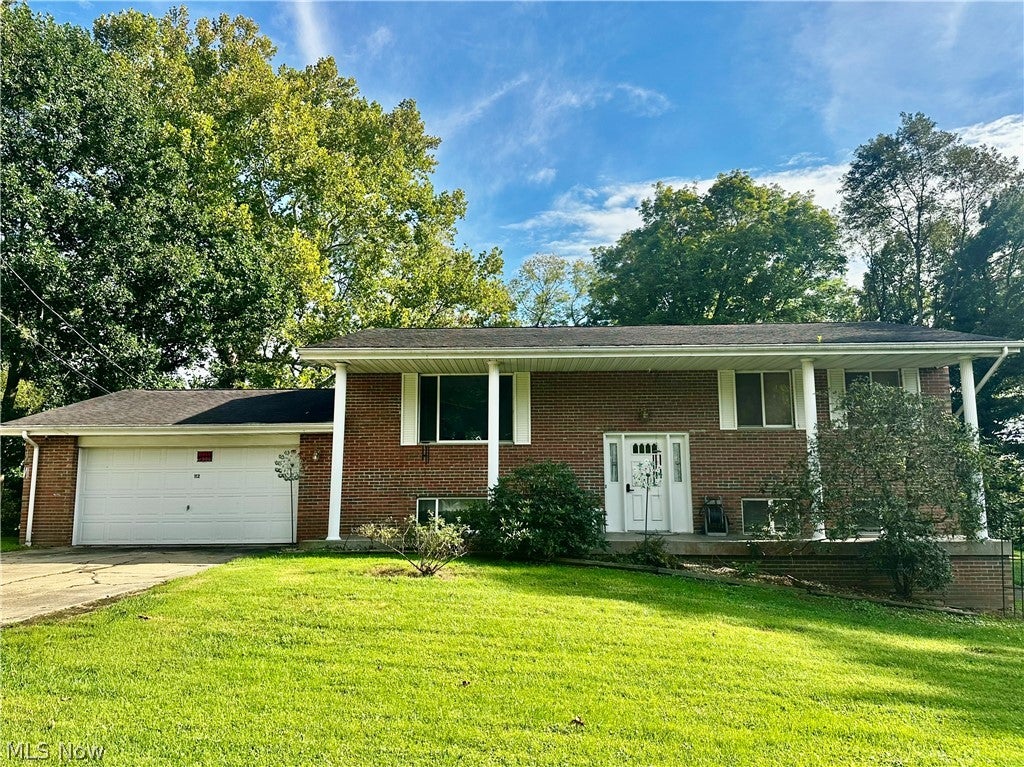 LisaTaylorReal1's tweet photo. 112 Berry Lane, Marietta, OH, 45750
3 bed | 2 bath 1644 Sq. Ft.
Active | 292900
https://t.co/ey8IjkOCq2
Great location and nearly 2 acres! This 3-bedroom, 2-full bath brick bi-level offers space, privacy, and convenience, just minutes from shopping, restaurants, and interstate... https://t.co/SA8ESQnkCk