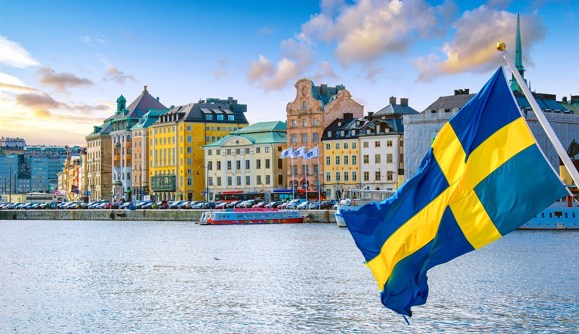 CerfiaFR's tweet photo. 🇸🇪🗳️ FLASH | La gauche REMPORTE de justesse les élections législatives en Suède : le bloc mené par la sociale-démocrate Magdalena Andersson obtient 176 sièges contre 173 pour le bloc de droite.

Le Premier ministre sortant Ulf Kristersson reconnaît sa défaite et annonce sa démission après quatre années au pouvoir.

Des négociations vont désormais s’ouvrir pour tenter de former un nouveau gouvernement. (AFP)