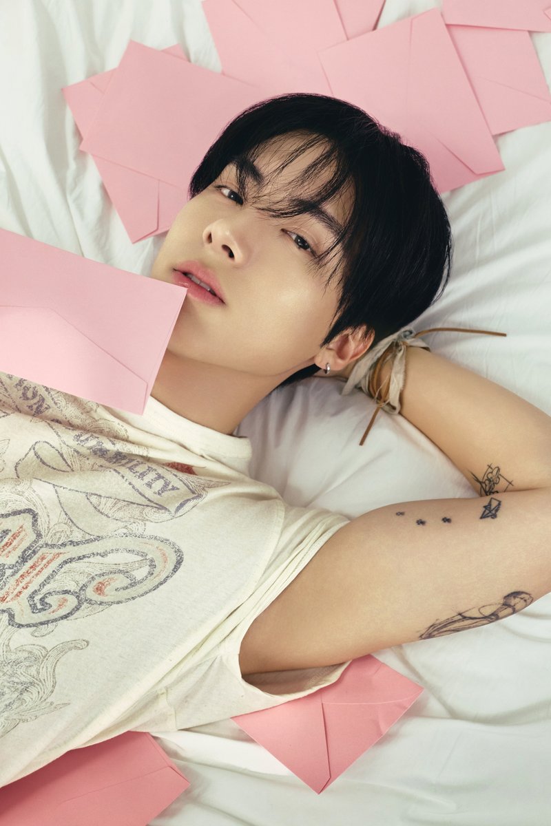 ericisenergy's tweet photo. The Baby Pink Code: 22 Questions for ERIC in Photo #1 

#ERIC #에릭 #GRID #그리드 https://t.co/UXjJt64GMw