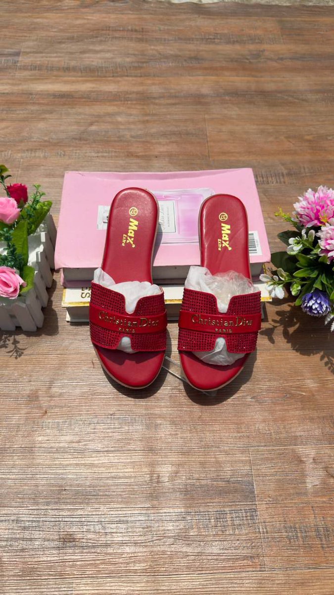 Your_pluggg's tweet photo. DIOR STONE 

PRICE: #10,500✅✅✅

Black: 36-41
Red: 37-41
Brown: 36-41
White: 36-40
Peach: 36-40 https://t.co/ssFMMuUTmU