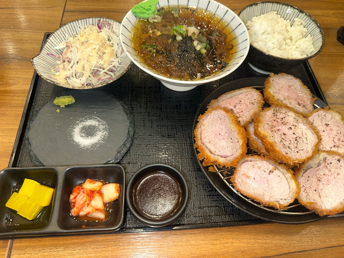 92o20508's tweet photo. 혼밥연습생 https://t.co/ENE2EhPcYV