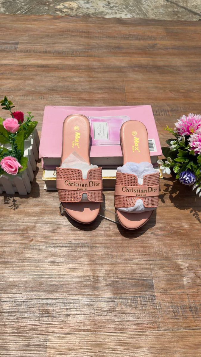 Your_pluggg's tweet photo. DIOR STONE 

PRICE: #10,500✅✅✅

Black: 36-41
Red: 37-41
Brown: 36-41
White: 36-40
Peach: 36-40 https://t.co/ssFMMuUTmU