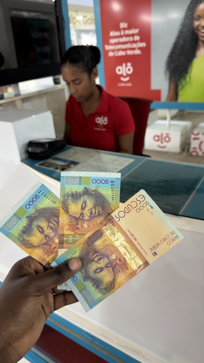 chefabbys's tweet photo. Cape Verde Currency . Just so you know

It's called ESCUDOS. They also spend Euros. 2000CVE = 240 cedis . 100CVE = 12 cedis 🇬🇭🇨🇻! https://t.co/pl8AQ3dm8u