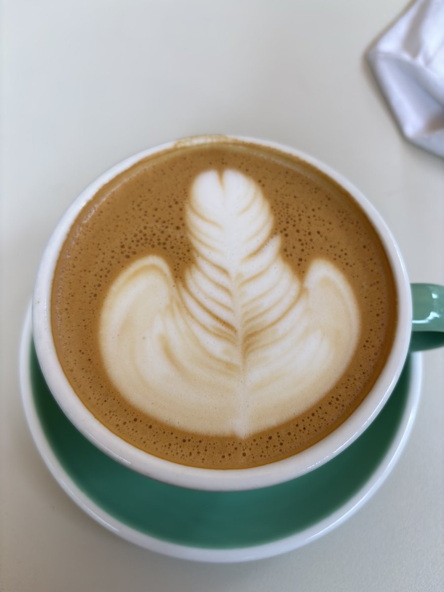 dvfoto1's tweet photo. La barista me envía esto, puro sexarte latte https://t.co/g8LIwq9jYd