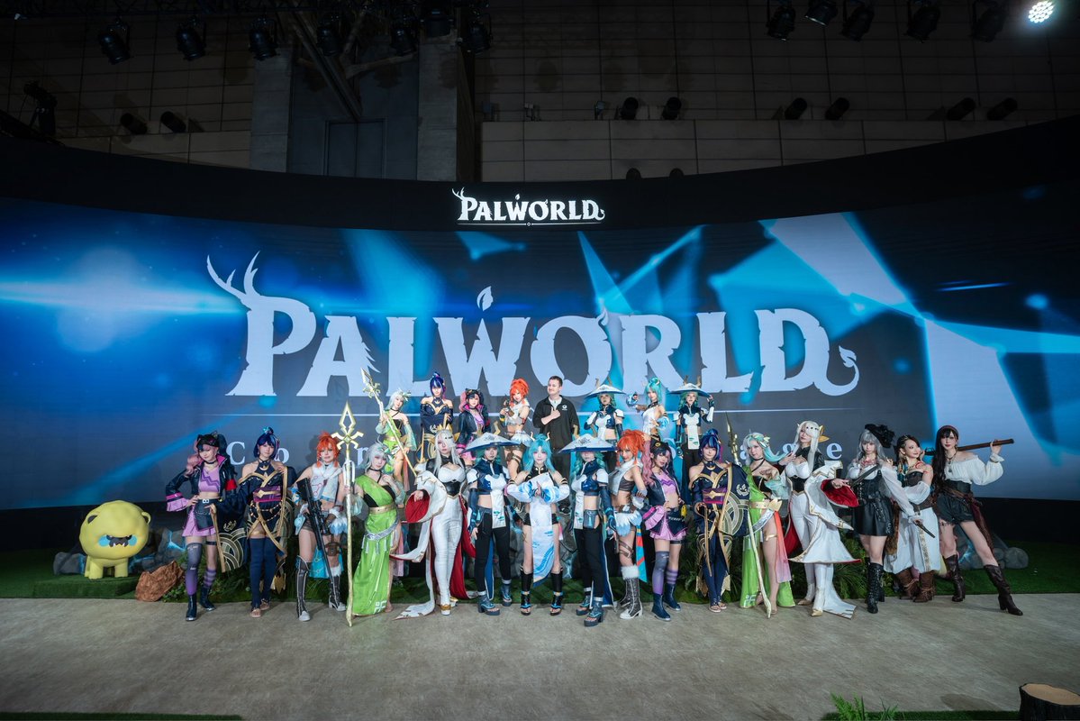 Bucky_cm's tweet photo. Life Goal: Take a picture with 20+ beautiful women cosplaying from your game = ✅ https://t.co/VscmNOXg7u