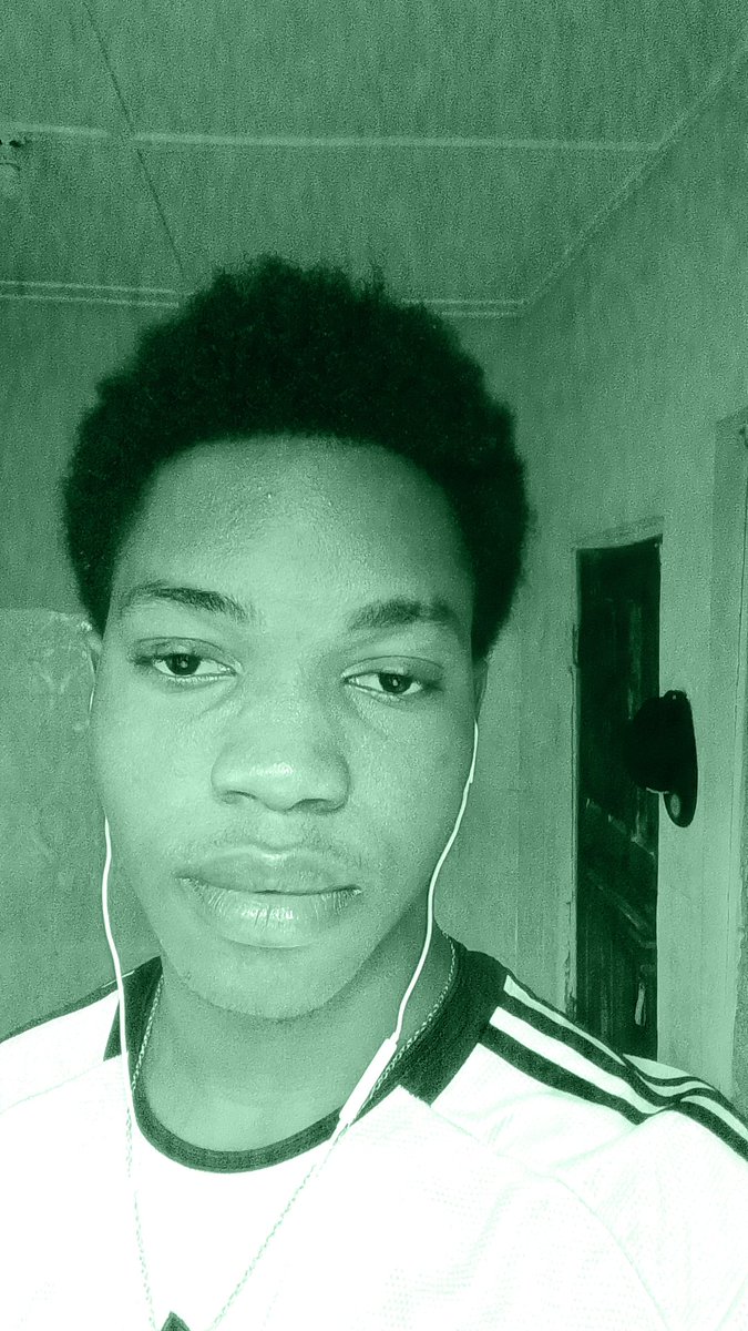 is_ur_boi_Davis's tweet photo. Hi I'm Dayvid, i play with pens https://t.co/IssTagQZjc