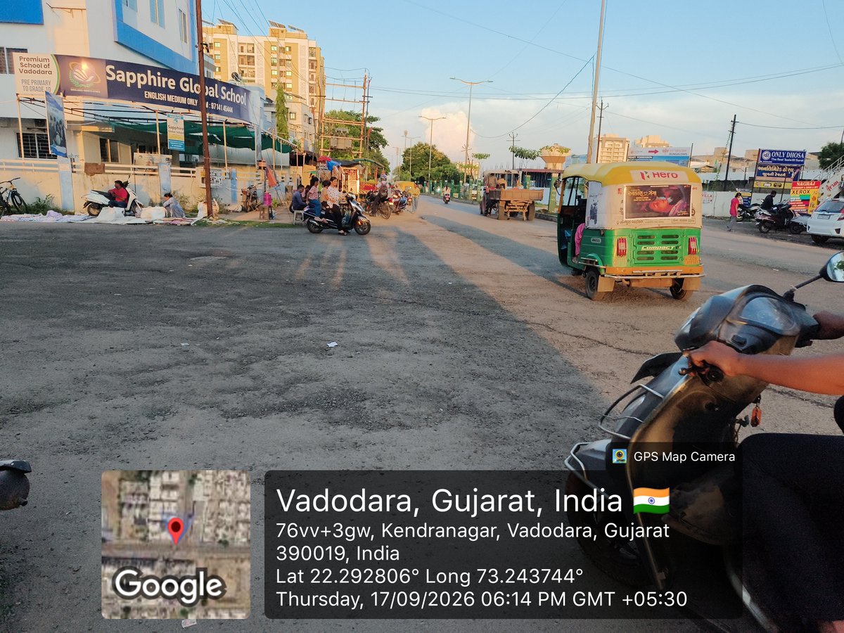 vikendrasachan's tweet photo. @VMCVadodara @CMOGuj 

Request to make proper road 

Near Globle shappier school.

Savita hospital vadodara.

Too worst condition. https://t.co/kR6S8pks3a