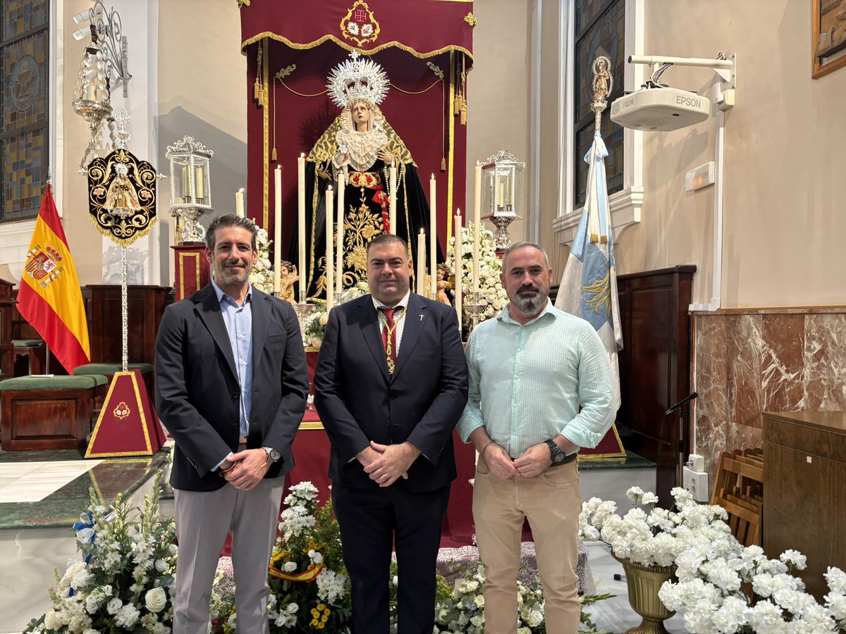 Vox_Fuengirola's tweet photo. 50.º aniversario de la bendición de María Santísima del Amor y Soledad.

Queremos dar la enhorabuena a la nueva junta de gobierno de la Hermandad del Cristo Yacente y a su nuevo hermano mayor, Raúl Fernández.

Nuestros mejores deseos en esta nueva etapa. https://t.co/8CCei6uZGO