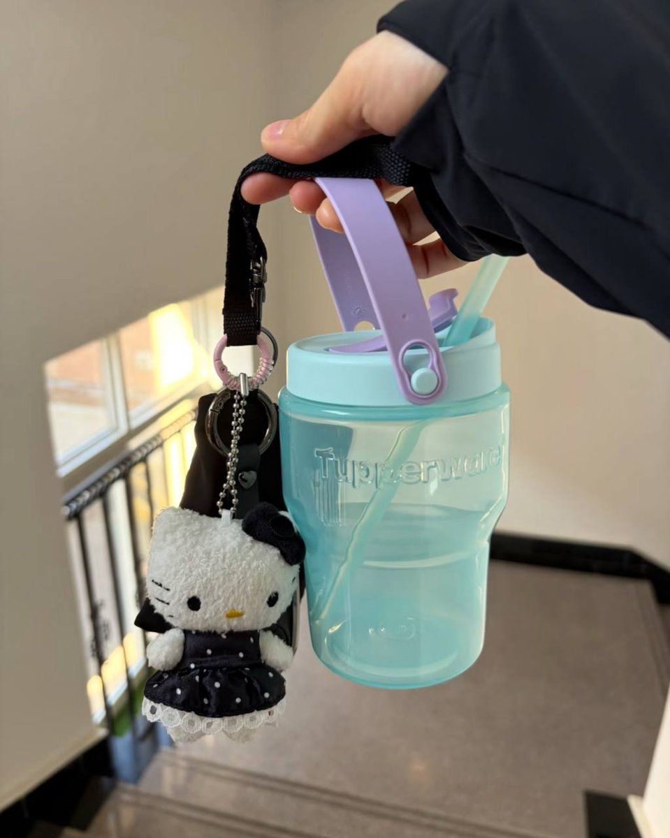 monotemi's tweet photo. Kirain tupperware udah punah taunya makin keren 😭 https://t.co/j5kGV8lz2H