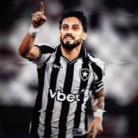 kuchiki_yui's tweet photo. Rafael Guanaes, o Alex Telles do futuro, recusou a proposta do Botafogo no início do ano para o momento do sábado que virá. Ele veio do futuro para impedir que o Botafogo caia fazendo com que o Mirassol perca para o time em que é ídolo. Alex Telles tem um plano https://t.co/QsSrBGS0LS