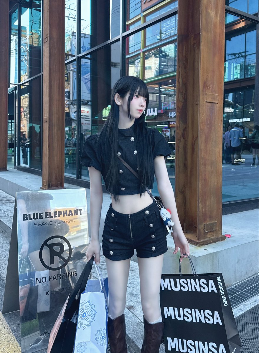 hakanai_sho's tweet photo. 気になるあの子、私服はギャップ萌えらしい。 https://t.co/lOUs4241Is