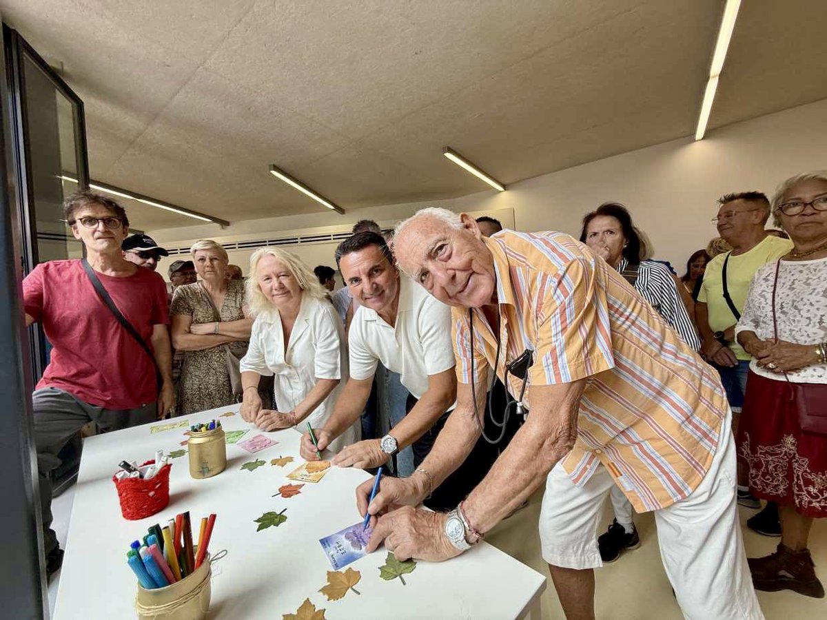 BernabeCanoES's tweet photo. 🎉🎂El Centro de la #TerceraEdad La Casilla de @LaNuciaES celebra hoy 12 años siendo hogar, punto de encuentro y familia para miles de mayores nucieros.

Más de 26.000 usuarios al año lo llenan de vida.👵🏻👴🏻

➕ℹ️👉🏻 https://t.co/vItV5DM8NK

#LaNucia #FentPobleFemFutur https://t.co/I91sSpJMOZ
