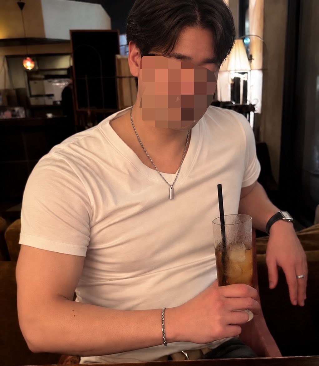 7h__n_'s tweet photo. 品川に住んでる筋肉、ドS、独占欲つよめ、お昼はお姫様扱い、事後のディナー好き https://t.co/lM98SQVclv