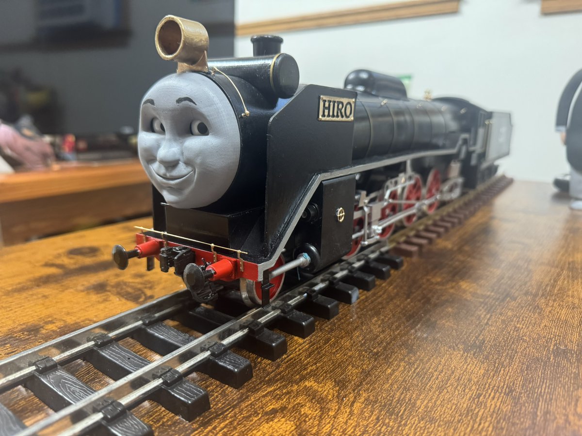 TFriend41147's tweet photo. Proud to reveal my Gauge 1 Hiro! I have been working on him for a few months now and I feel that he is complete enough to show off. He is heavily based on @Rexecutions and @guiguiba131 S12 What-If renders, with several of @jamostrainos gear and pins modified to make Hiro run https://t.co/fePfyPjm8k