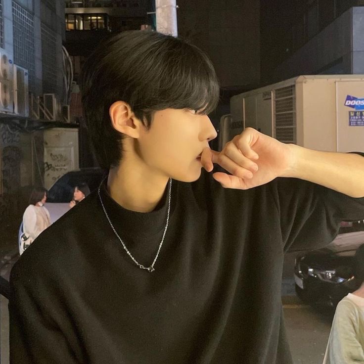 sxchzr's tweet photo. 깐머리 한번 도전해봐…? 안어울리면 어떡하지
#일상계_𝕏친소 
#트친소_𝕏친소 
#일상계 https://t.co/drur7NTo0t