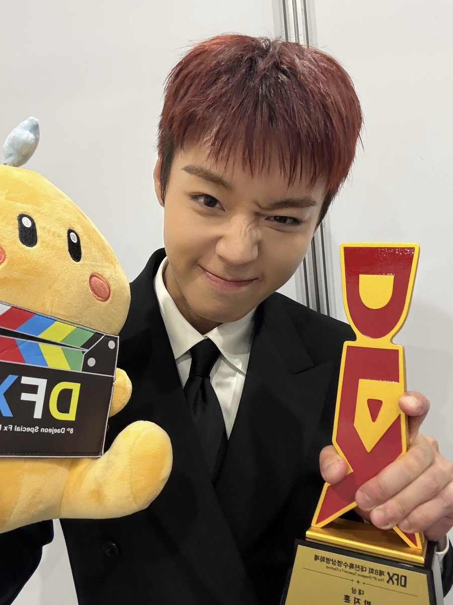 YYentertain's tweet photo. 제8회 대전특수영상영화제 (DFX OTT 어워즈) 대상 수상을 축하합니다

#박지훈 #ParkJihoon
#왕과사는남자 
#YYentertainment https://t.co/AlM5uxcOMj