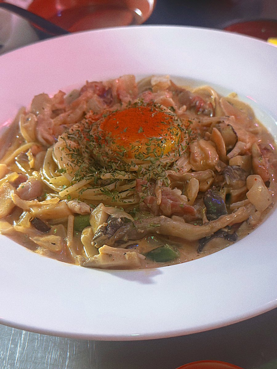 ku_zip's tweet photo. 이집 이름은 충무오뎅인데 파스타가 짱맛이네
오뎅 대 추가로 또 달라고햇더니 추가요? 하고 놀라심◔_◔ https://t.co/zfnS7UV0A1