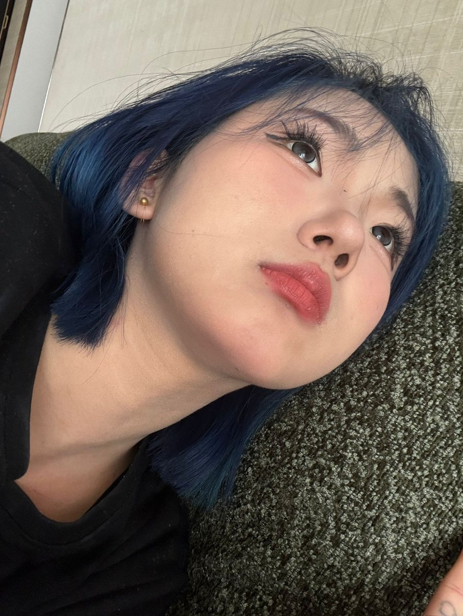 zichngx273562's tweet photo. 今天换换口味，来一只精神小妹精妈母狗，绿王八们就跪着撸自己的狗鸡巴给她磕头吧 #绿帽 #母狗 #绿奴 #压榨 #曝光 #分享女友 #上供女友 #调教 https://t.co/swzjEyz80H