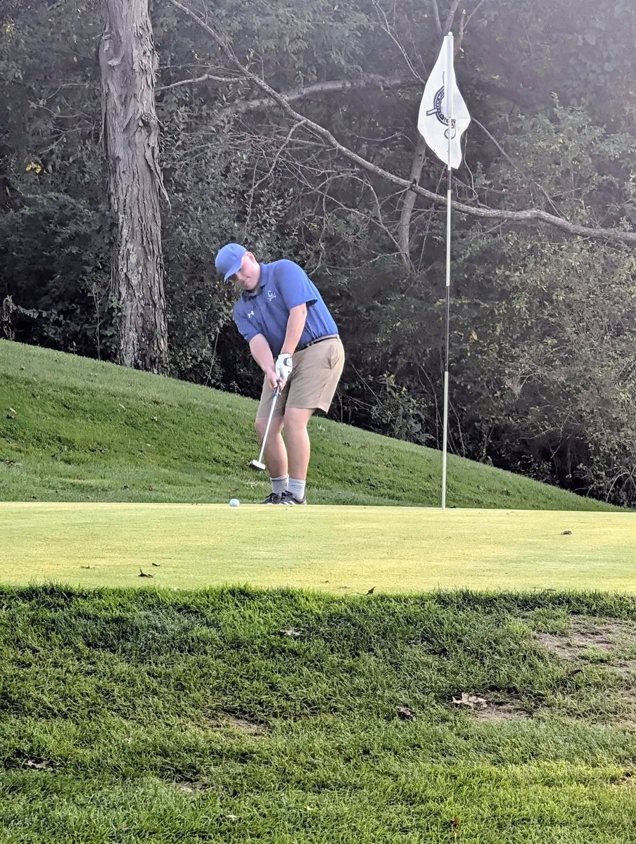 Mikey_Athlete's tweet photo. We got the win in my 1st school golf match! ⛳ https://t.co/mdy2NAAe8w
