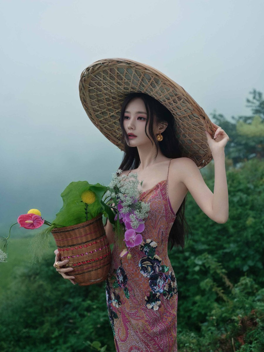 centlookbook's tweet photo. #LiYitong 李一桐 in vintage Jenny Packham for Mango Co-Creation Ecosystem Conference in Zhangjiajie https://t.co/nFWwLcdNSa
