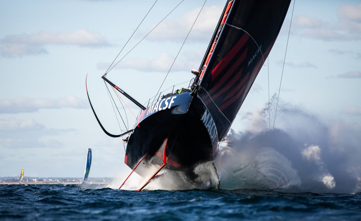 baiedemorlaix's tweet photo. Roh, cette photo de Manon Le Guen ! 
Image prise lors des runs de vitesse du Défi Azimut à Lorient
@defiazimut @ImocaGS @CorentinHoreau @VoileMACSF https://t.co/0opSEUoRa5