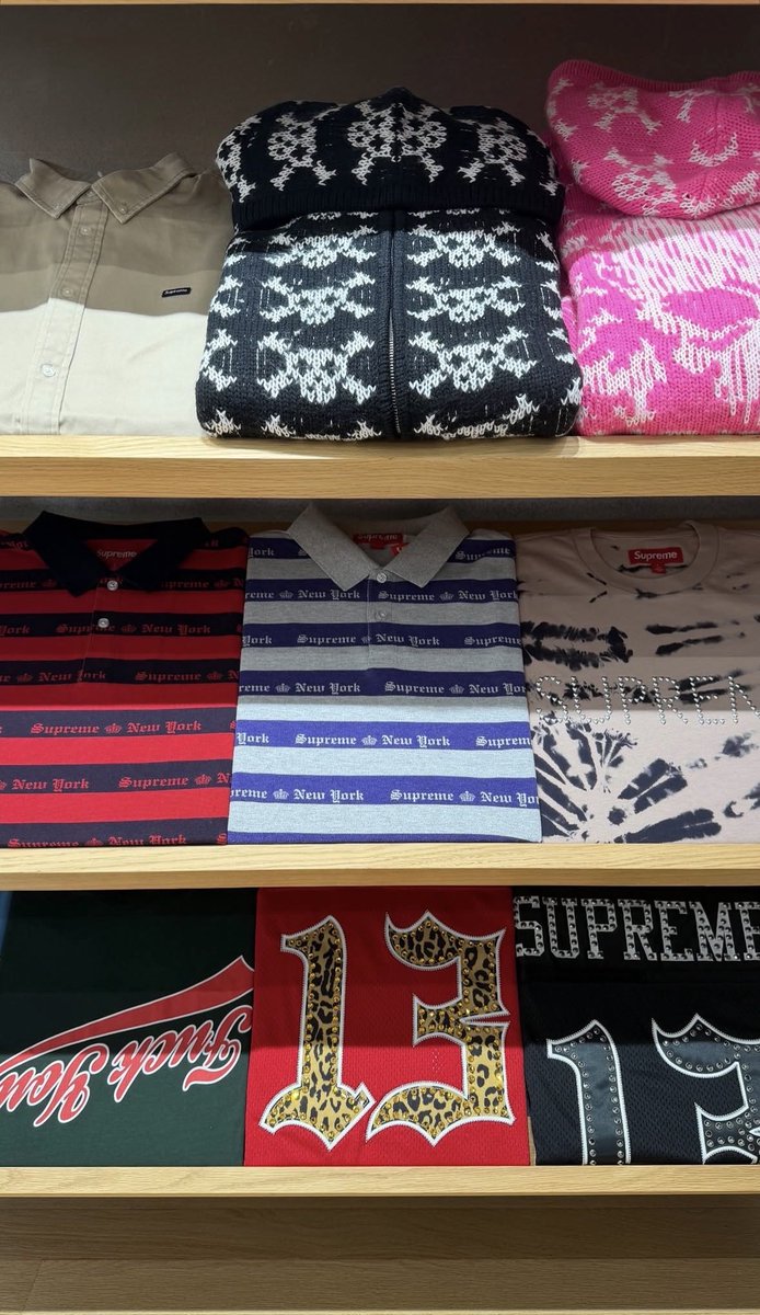 Ovrnundr's tweet photo. Supreme Week 5 In-store 📷 https://t.co/LijPOclUe4