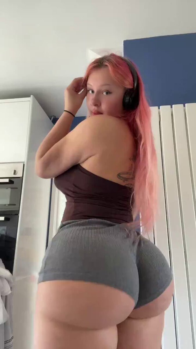 Scammommy8's tweet photo. It feels so Good To be Scammed 💰💵

If you’re dumb enough to pump it all away for fake brats on the internet you NEVER 
deserved any of that money anyway 😵‍💫😈 

scamass assworship pawg scamtits catfishfindom goon scam drain sph paypig BNWO relapse findom ebony joi https://t.co/XxJoILTSyc