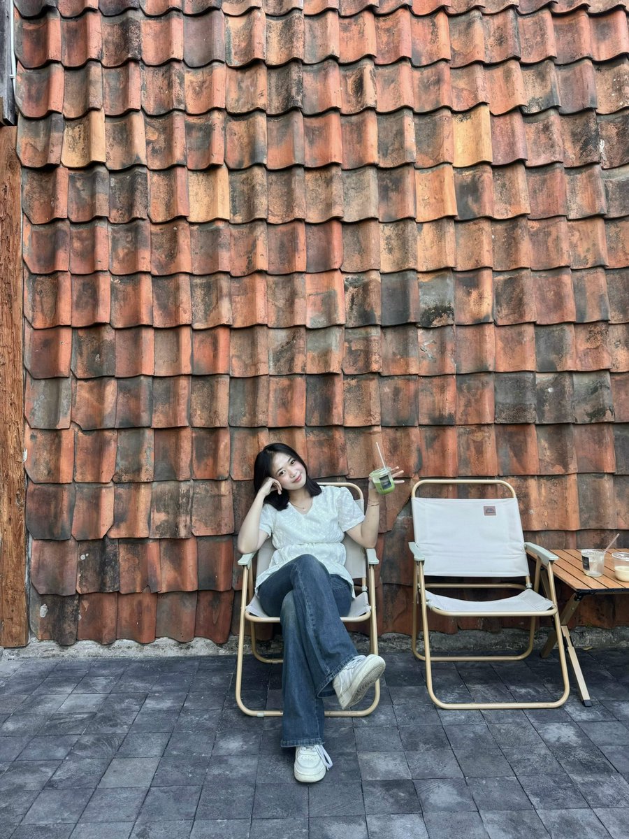 whiskypiee's tweet photo. as a woman, MAKASIH BUAT BODY CARE &amp; PARFUMEKU karna super happy di notice kalo kulit cerahan + wangi😭🤍 https://t.co/5vQdG4QNna