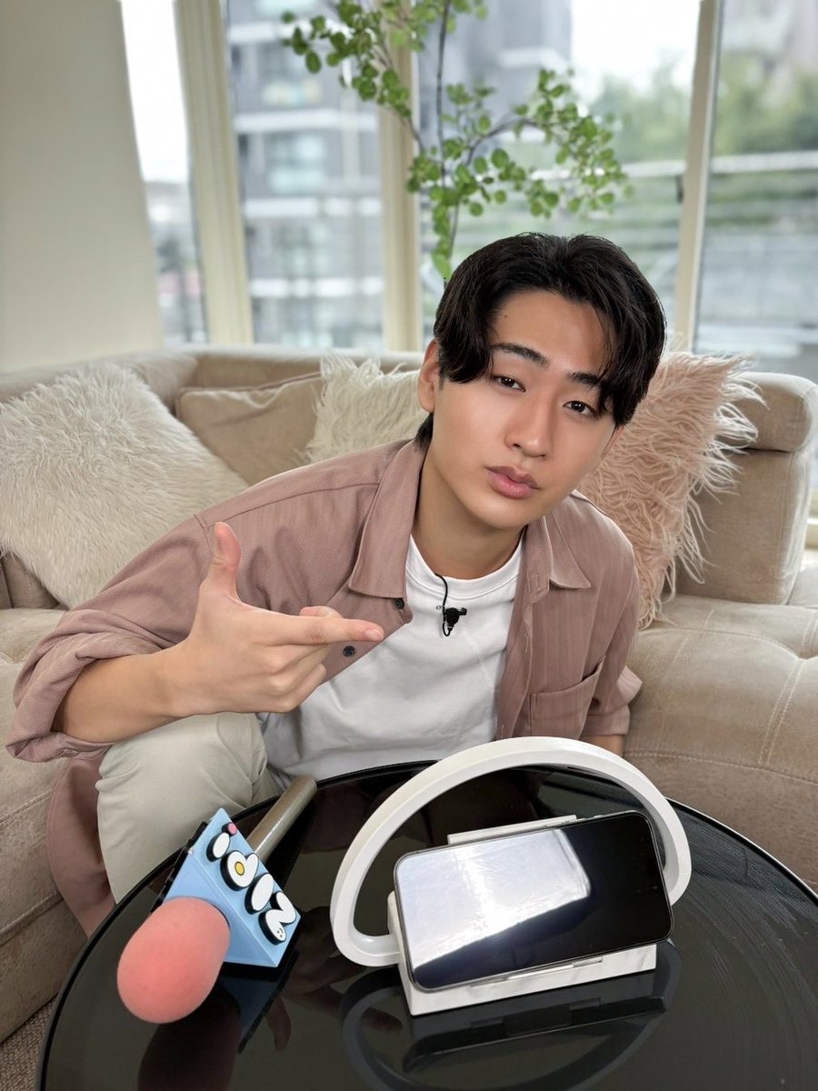 jr_official_X's tweet photo. 明日の朝05:50から放送の『 #ZIP! 』🤲🏻🌈
「 朝の流行チャージ #買いドキッ !?💓 」に
#猪狩蒼弥 が出演します👦🏻🗝️💚

今週は" シルバーウィークセール "をリポート💬

ぜひお楽しみに‼︎

#KEYTOLIT https://t.co/iOmbKZRSjZ