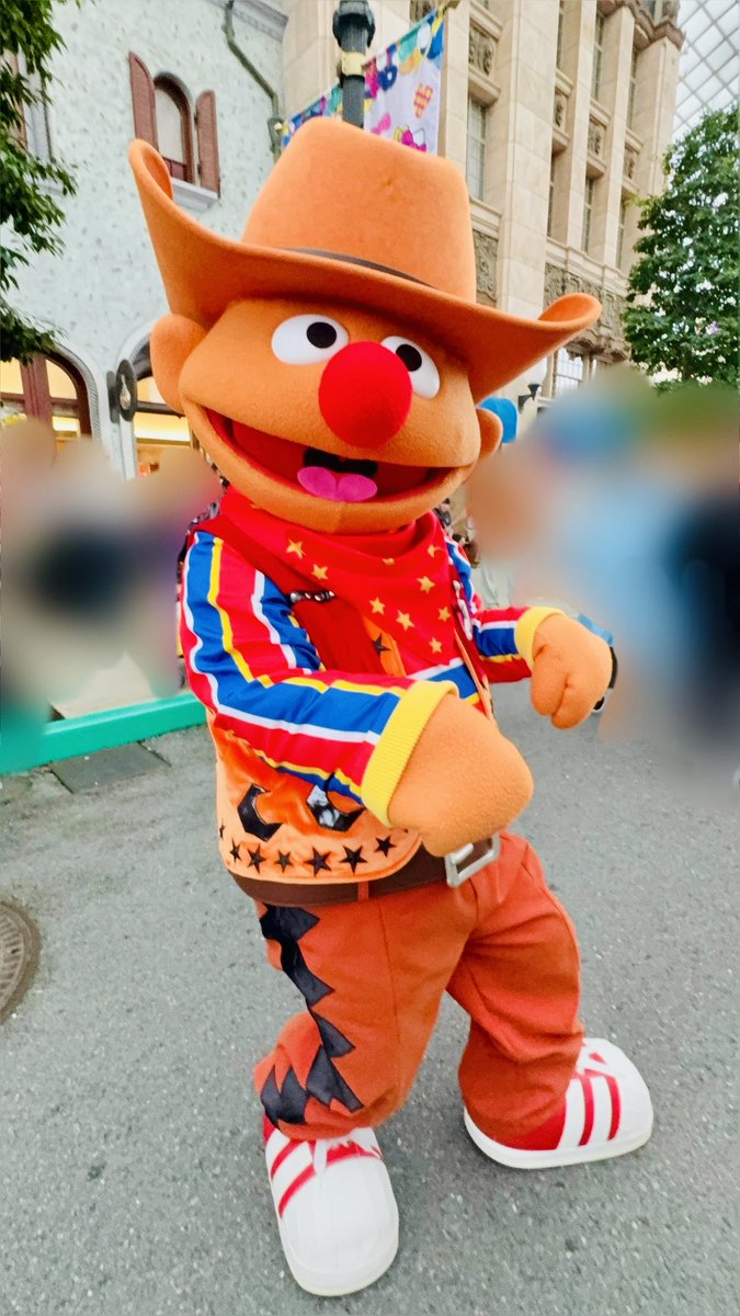 hphpmpy777's tweet photo. 騎馬🎠🎃？ですね？カウボーイではないね？
#USJファン https://t.co/t52IhqHVLN