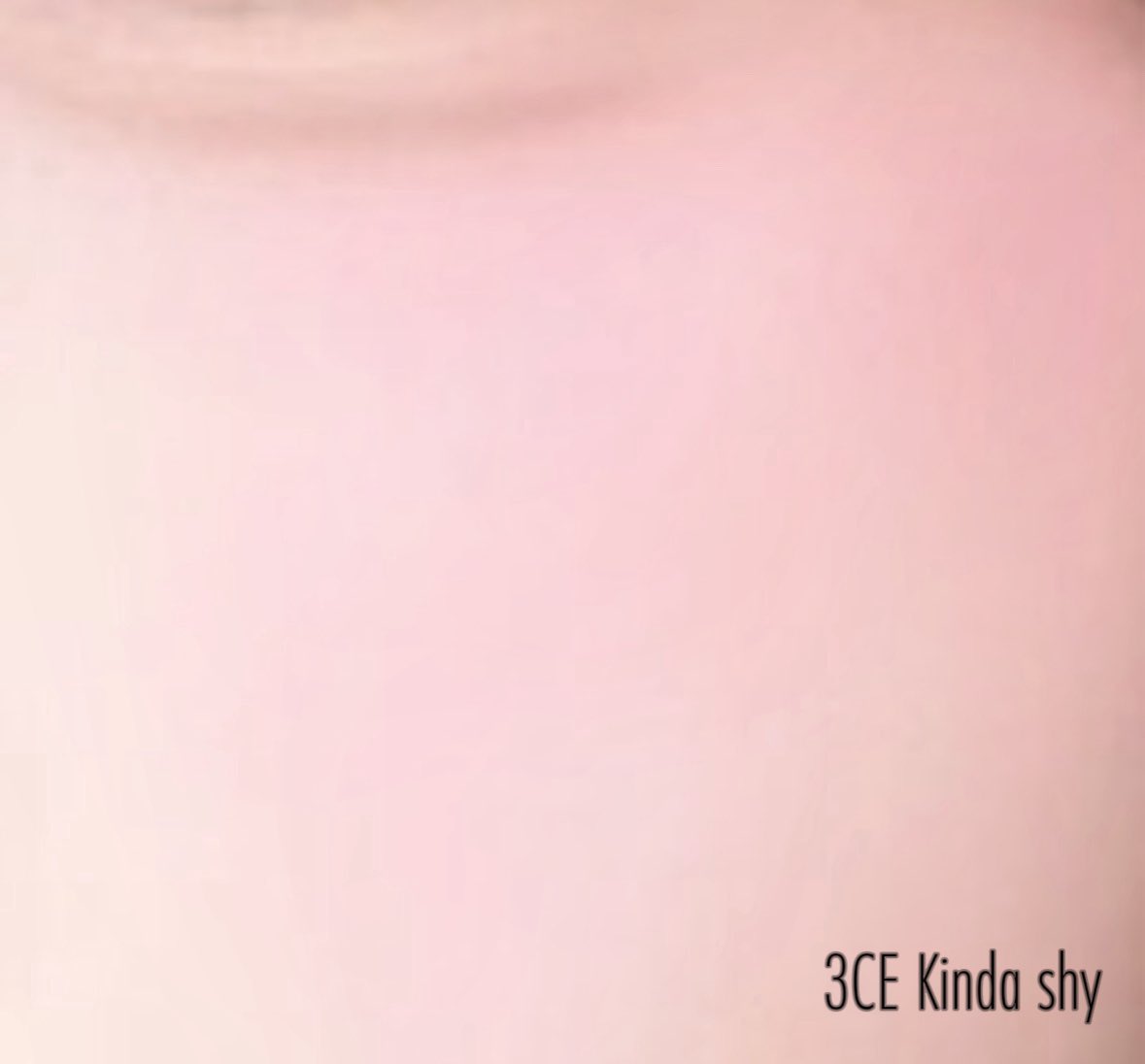 kitche321's tweet photo. #광고 @3CE_kr_official 
광고 받은 김에 [ 댓글 + #RT이벤트 ] 가져왔어요♡

댓글에 “3CE 페이스 블러쉬" 남기고 
RT하면 당첨확률 UP

추첨 8분께 3CE NEW Face Blush 1종 보내드릴게요!
💌 당첨자 발표 10/9

모공 때문에 블러셔 아무거나 못 쓰는 사람들 
이거 한번만 꼬옥 써보기݁ ⁺₊ ⋆｡˚

모공 때문에 블러셔 잘못 바르면 오히려 요철 더 부각돼서 
올영에서 좋다는 블러셔 이것저것 써봤거든요 ..
모공 가려주는건 이게 진짜 원탑

3CE 페이스 블러쉬인데
제형이 엄청 고와서 뽀용하게 올라가요
특히 여러 번 덧발라도 텁텁하거나 모공 끼임 없이
보들하게 발색된답니다 🤍