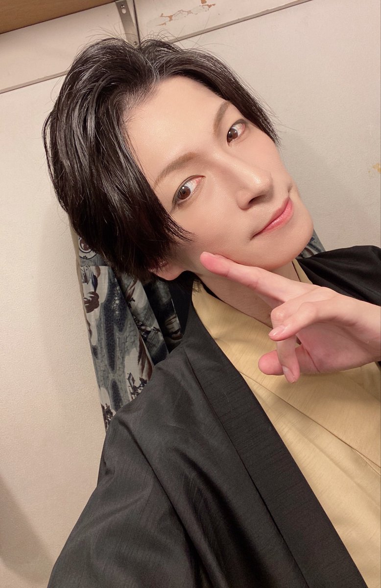 rrryooo_0327's tweet photo. #舞台ひとしずく 
２日目。ご来場誠にありがとうございました！！
お見送り会、なんか面白かった🤭笑

明日からはマチソワ公演が続きます！
14:00〜/19:00〜開演。

残りの公演も、定町廻り同心としての自分の役目をしっかりと全うしていきます🗡️
明日も心よりお待ちしております✨ https://t.co/yQLqy5D9oI
