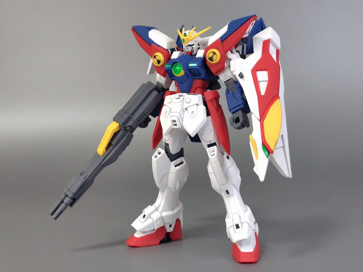 tebasaki_2010's tweet photo. ウイングガンダムゼロ完成しました。
ガンダムマーカーによるスミ入れと、ほんのちょっとだけ部分塗装して、つや消しトップコートを吹きました。
個人的には、ウイングゼロはTV版の方が好きです。
いやEW版が悪いとかいうわけではなくて。

#めこ丸隊 
#hagume https://t.co/VgEX3es0yT