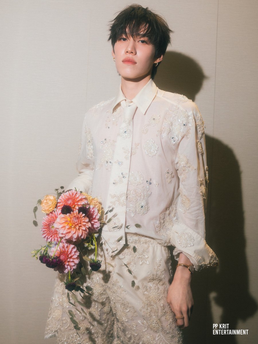 PPKrit_Ent's tweet photo. เก็บตกความน่ารักจาก Mchoice &amp; Mint Awards 2026 💐✨

ขอบคุณ @mintmag_th สำหรับรางวัลและโมเมนต์ดี ๆ ฝากความน่ารักไว้ในรูปเซ็ตนี้ด้วยน้า 📸 #MchoiceMint2026xPPKRIT

PP KRIT AT MCHOICE 2026
#MchoiceMintAwards2026
#PPKritt https://t.co/MHXXaEvuow