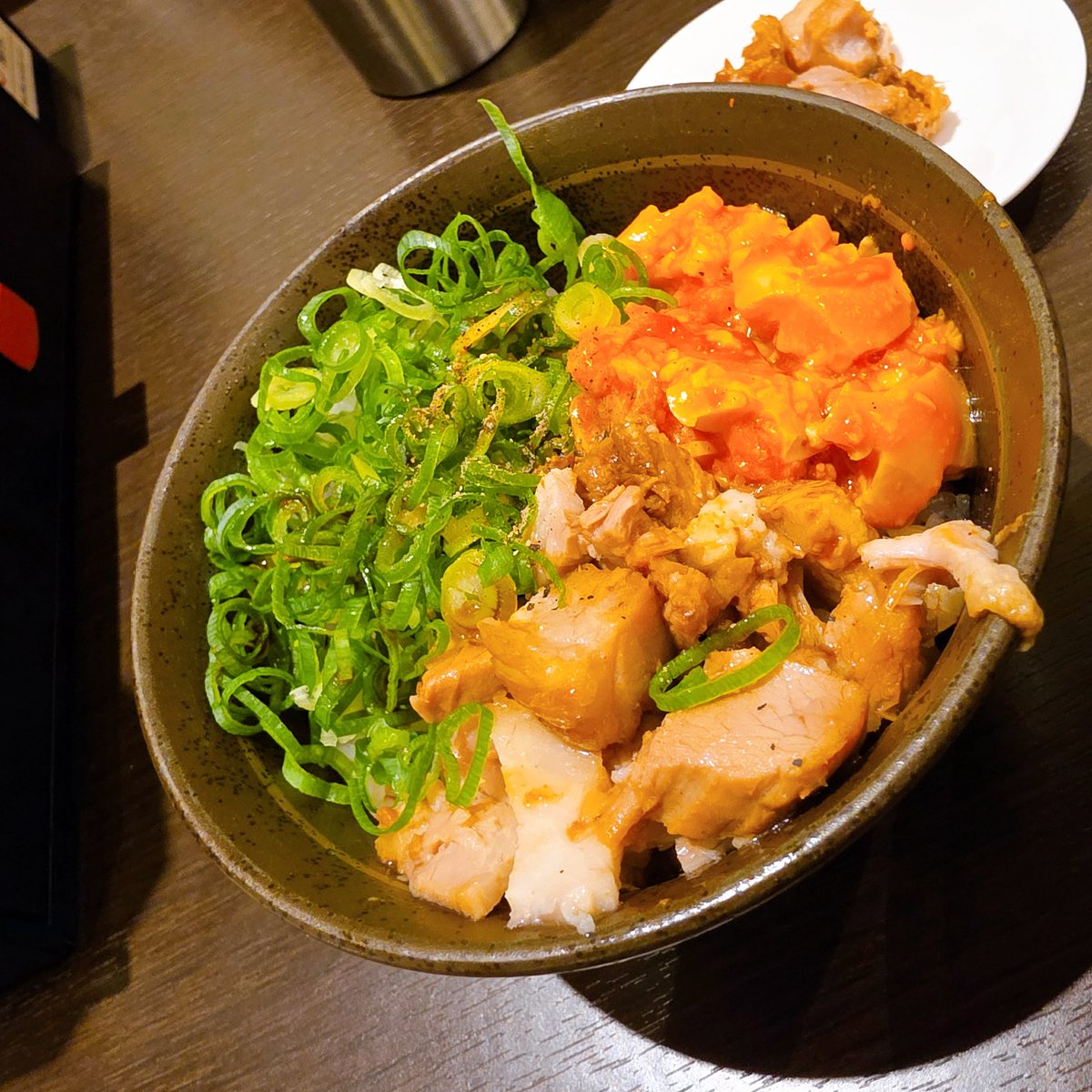 metal1401's tweet photo. 2回目のみそきん

今回は、辛みそきん＆チャーねぎ玉丼

もちろん飲み干す

味変　お酢を入れてマイルドに

そしてチャーねぎ玉丼　必ず食うべし

うます🙆🏾

#みそきん
#みそきんあべのキューズモール店 

@misokin_jp https://t.co/vUtdbv580M