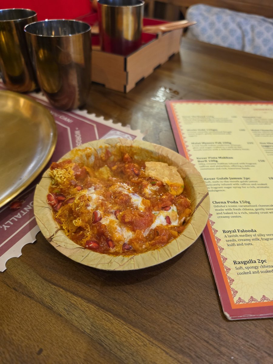 rishabhg06's tweet photo. Went to Mysore Tiffin, near Botanical today and honestly… what was that? 😂

Ordered Banarasi Tomato Chaat, Paneer Chole Bhature and Bun Maska with Chai. Somehow, all three managed to disappoint.

The chai was so bitter I genuinely questioned my relationship with tea. The “Paneer” Chole Bhature had me searching for paneer like it was a missing person. And the Tomato Chaat? More like tomato soup pretending to be chaat.

₹ spent, expectations ruined, and now I’ll definitely think twice before coming here again. 😂
@mysore_tiffins
