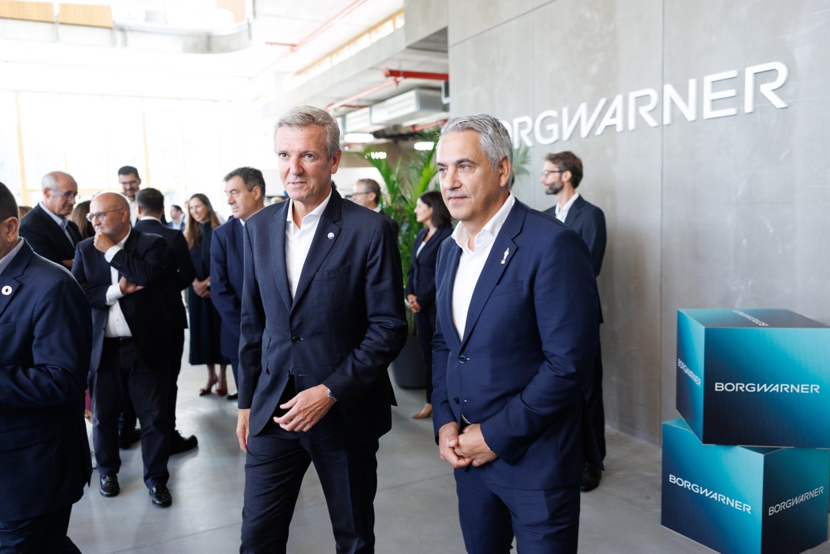 Xunta's tweet photo. ▶️ @AlfonsoRuedaGal destaca o papel estratéxico do novo centro de BorgWarner como motor da mobilidade sostible e da captación de talento investigador

📍 Participou na inauguración do novo Spain Technical Center da compañía en Nigrán

ℹ️ https://t.co/MpXug3m5vy https://t.co/FDBw9N6CEm
