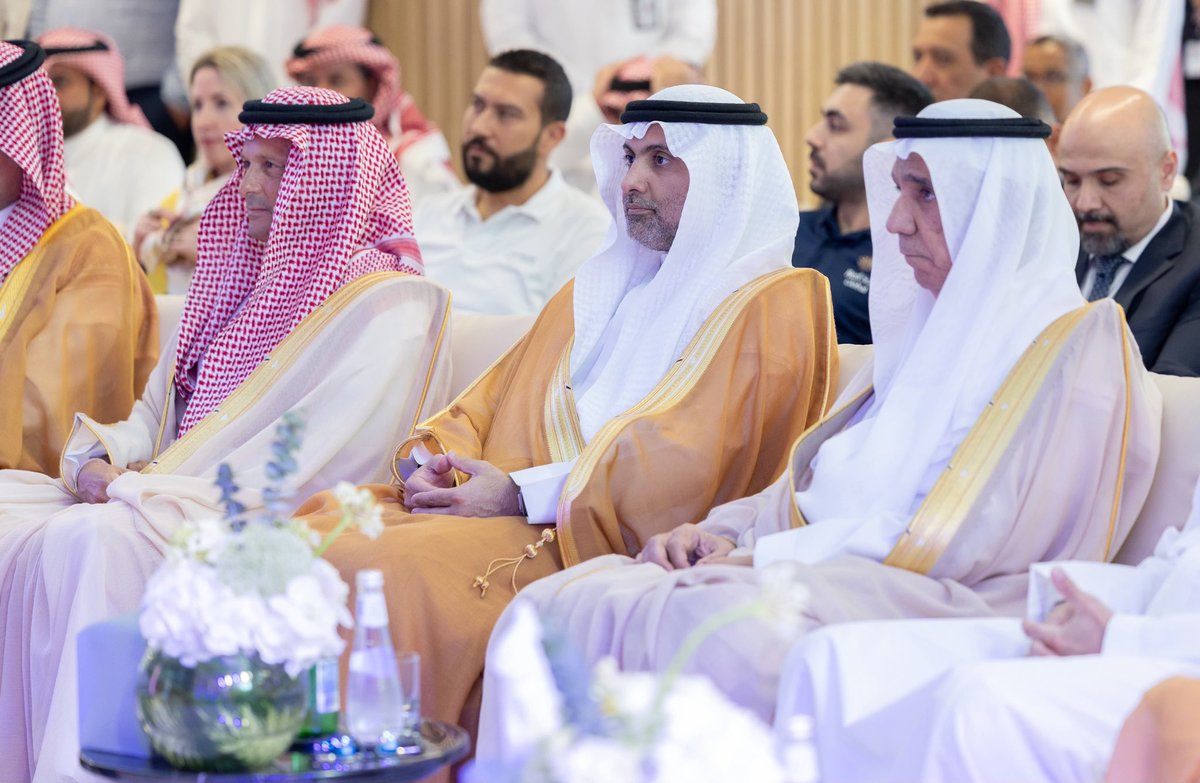 FahadAlJalajel's tweet photo. في البحر الأحمر.. الصحة في قلب التنمية 🇸🇦

سعدت بافتتاح مستشفى البحر الأحمر؛ الذي يجسد تكامل الصحة والسياحة والقطاع الخاص، بالشراكة بين شركة البحر الأحمر الدولية ومجموعة الدكتور سليمان الحبيب الطبية، ويعزز جاهزية الوجهة وسهولة الوصول للرعاية، بما يواكب نمو وجهات المملكة ويعزز صحة الإنسان وجودة حياته، تحقيقًا لمستهدفات #رؤية_السعودية_2030.